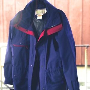 Vintage women’s AMAZING Cabelas jacket